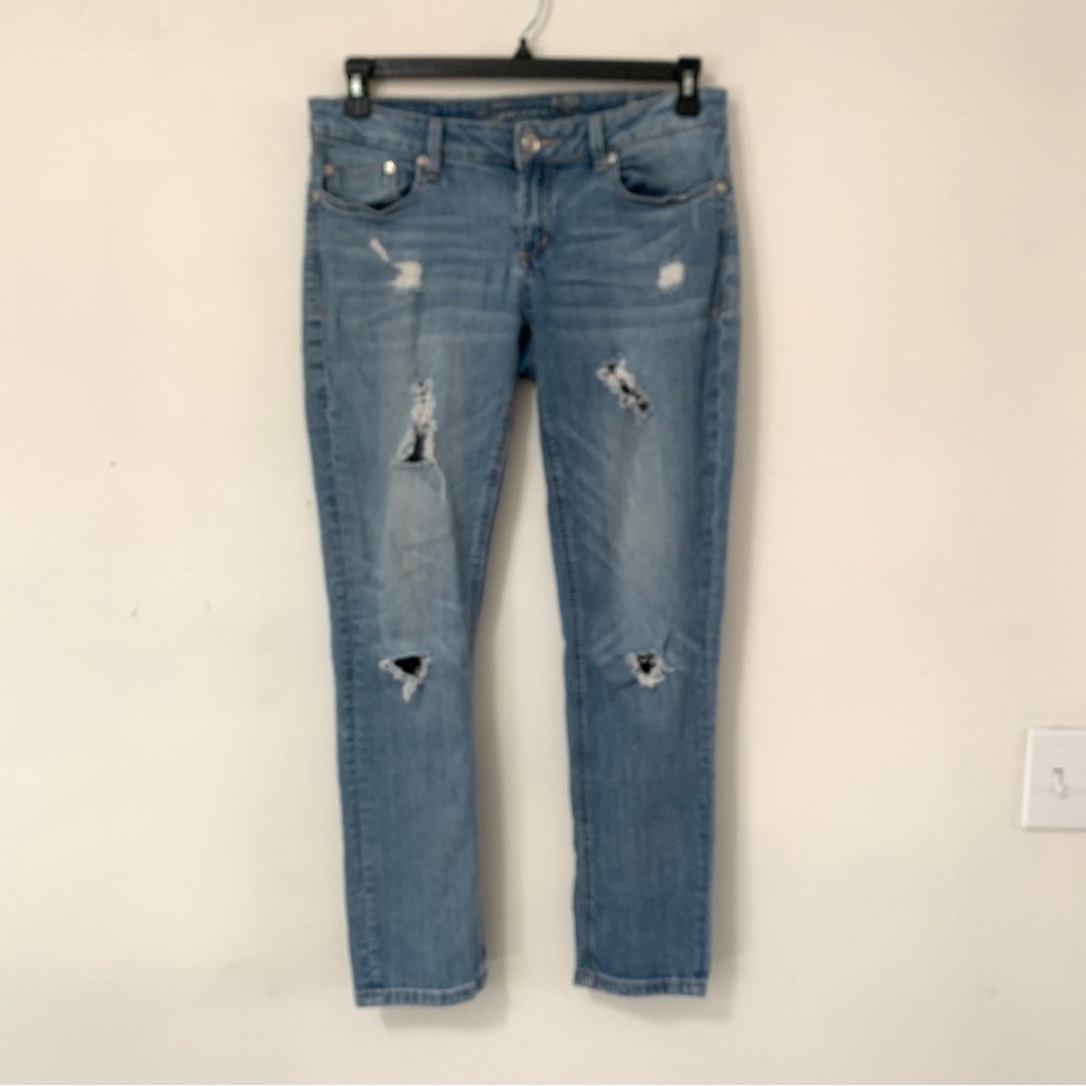 Seven7 size 6 slim straight ripped distressed jeans EUC